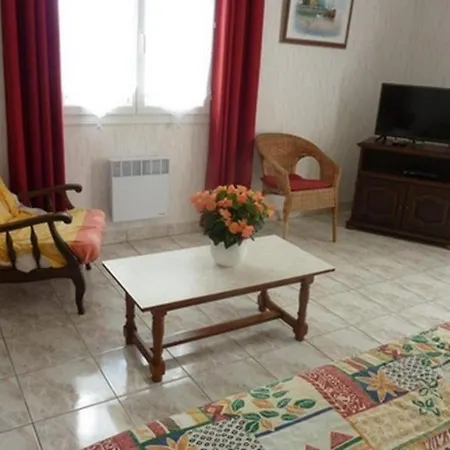 Maison Calme Pres De La Mer Et Du Phare De Chassiron - 6 Couchages, Terrasse, Jardin, Barbecue - Fr-1-246a-260 *